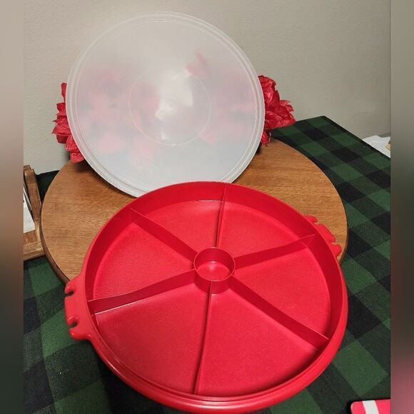 Tupperware Covered serving dish - Picture 6 of 8
